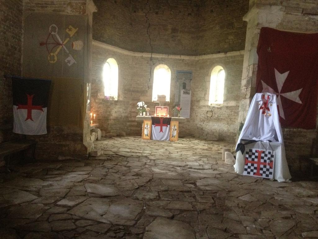 Chambres D'Hotes Les Templiers Rugney Екстер'єр фото
